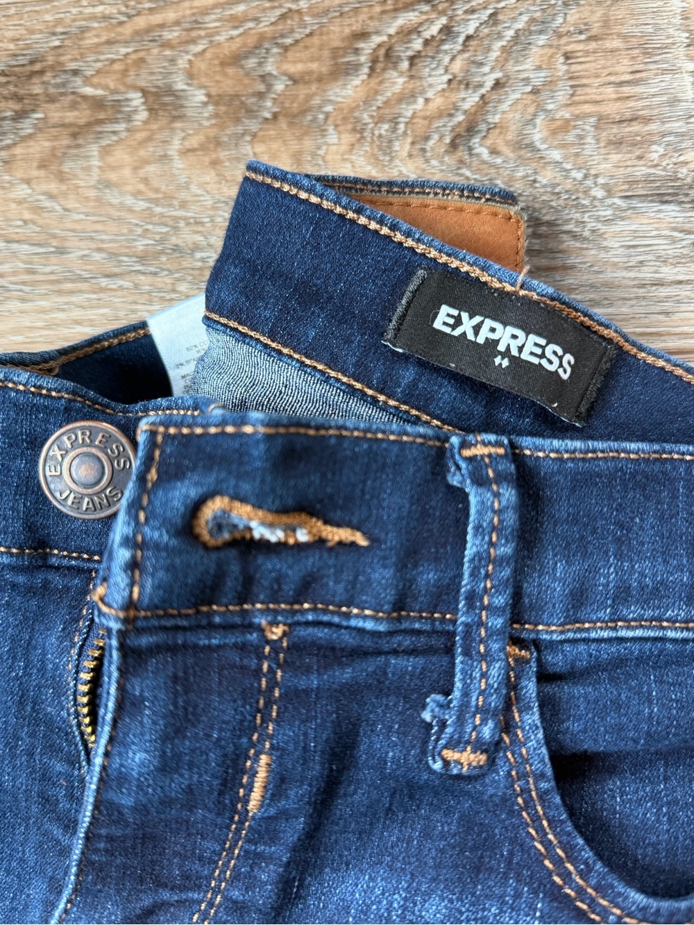 ✨ Express Legging Mid Rise Jeans ✨ - Picture 2 of 7